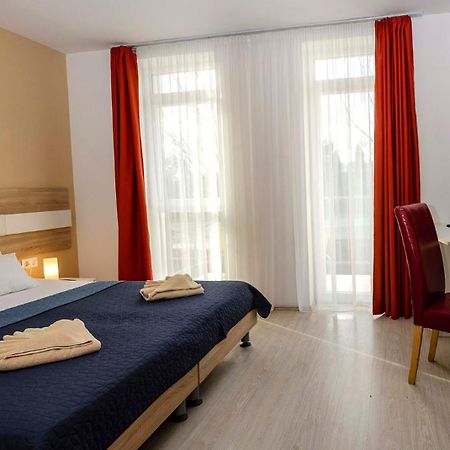 Hotel Pallone Балатонфюред Экстерьер фото