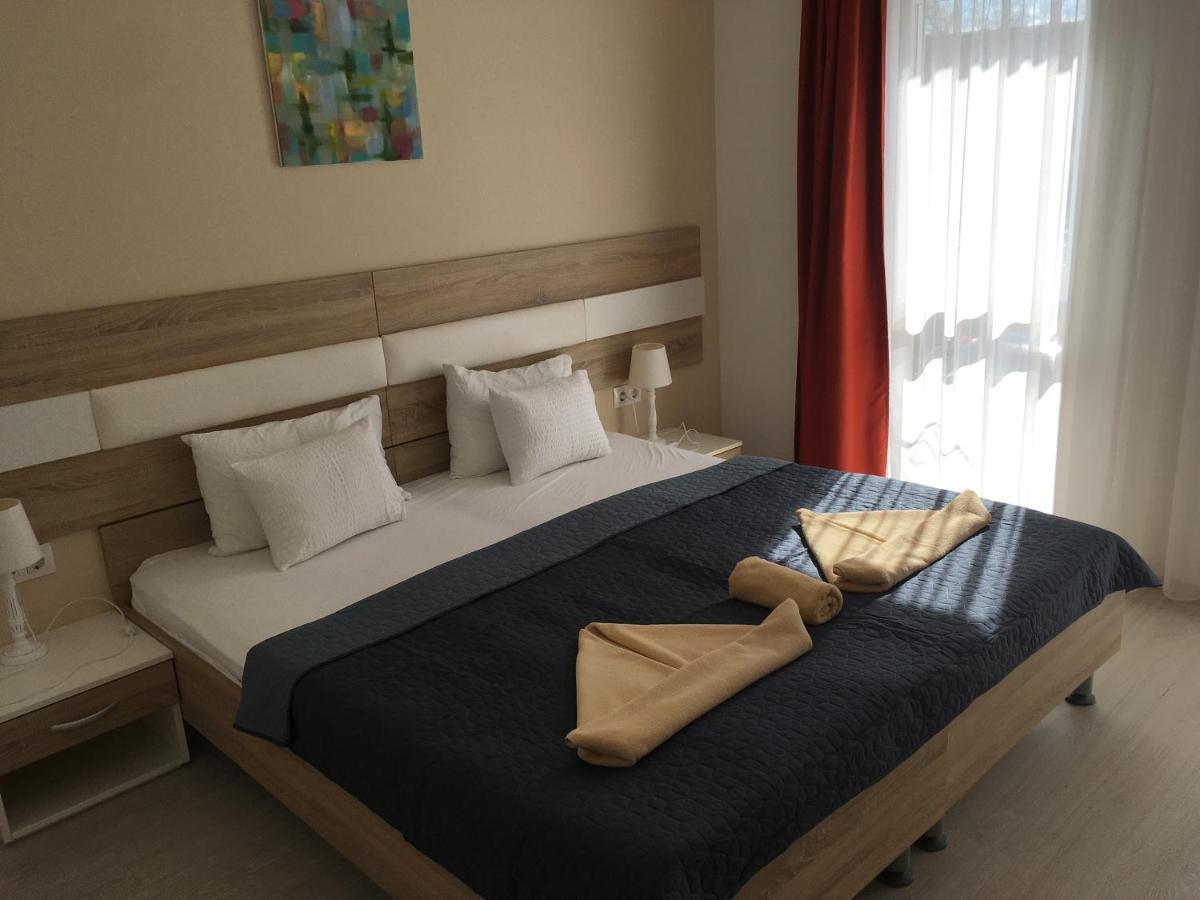 Hotel Pallone Балатонфюред Экстерьер фото