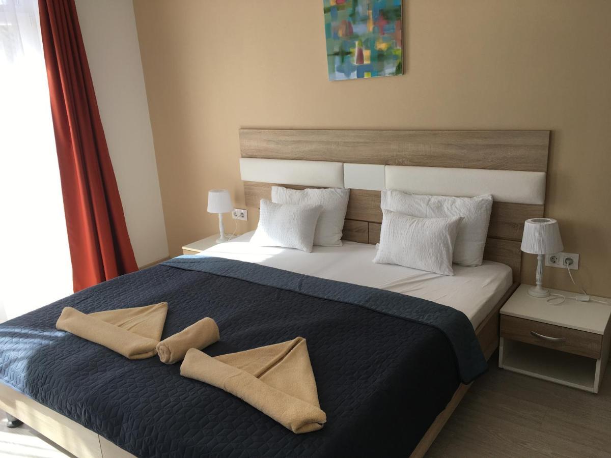 Hotel Pallone Балатонфюред Экстерьер фото