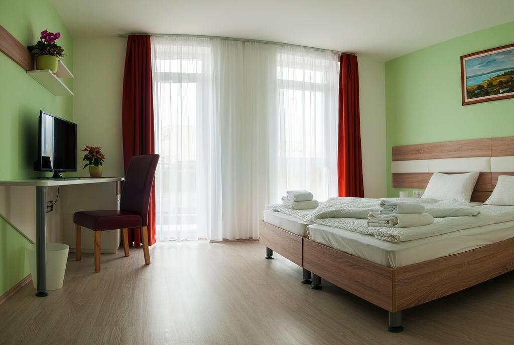Hotel Pallone Балатонфюред Номер фото