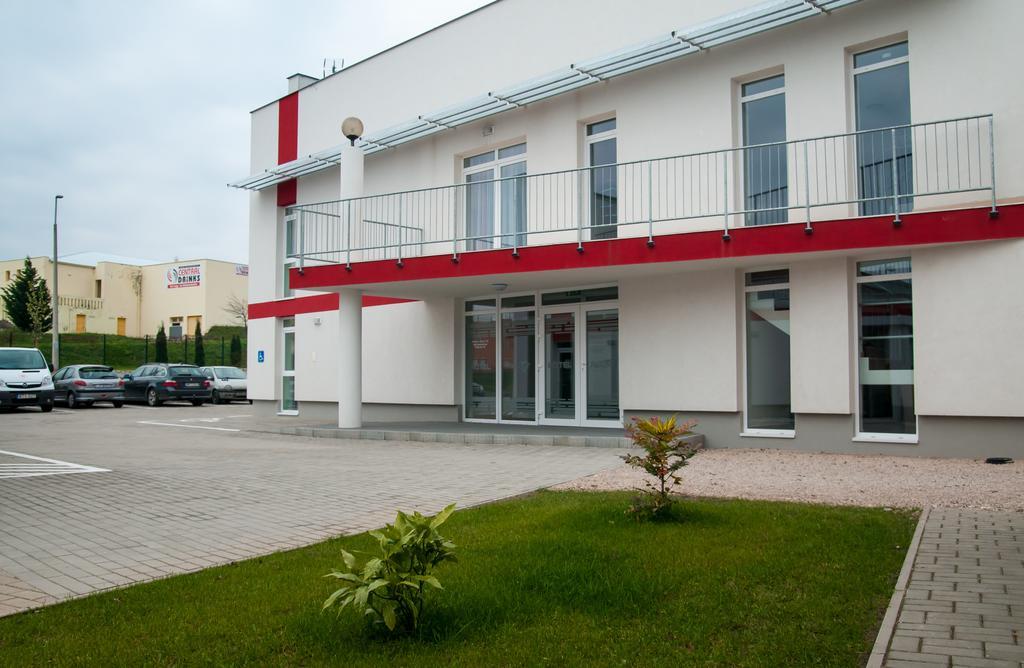 Hotel Pallone Балатонфюред Экстерьер фото