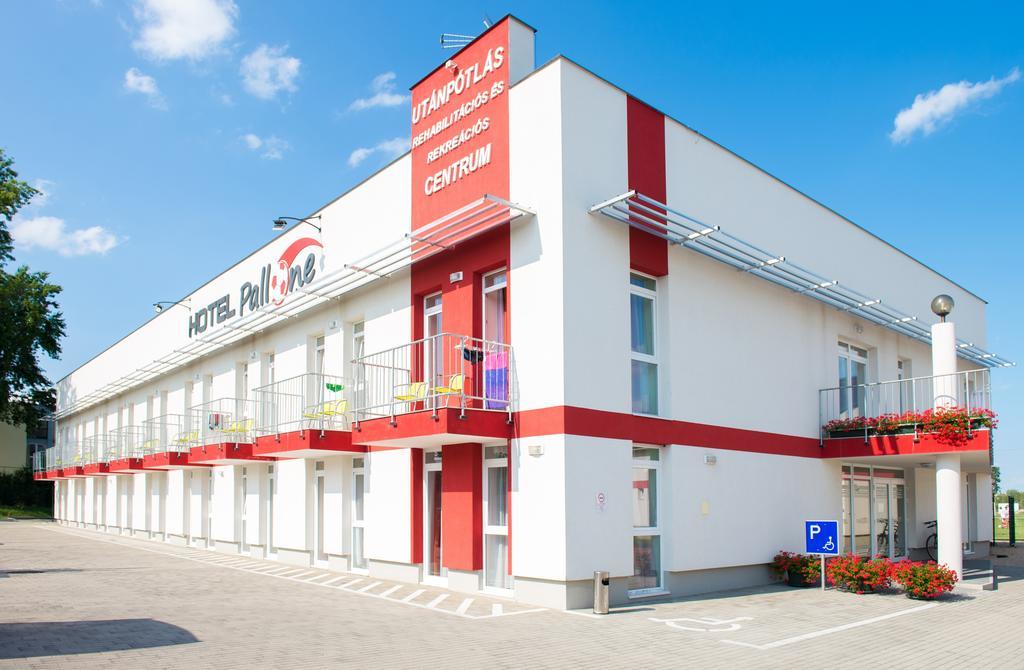 Hotel Pallone Балатонфюред Экстерьер фото